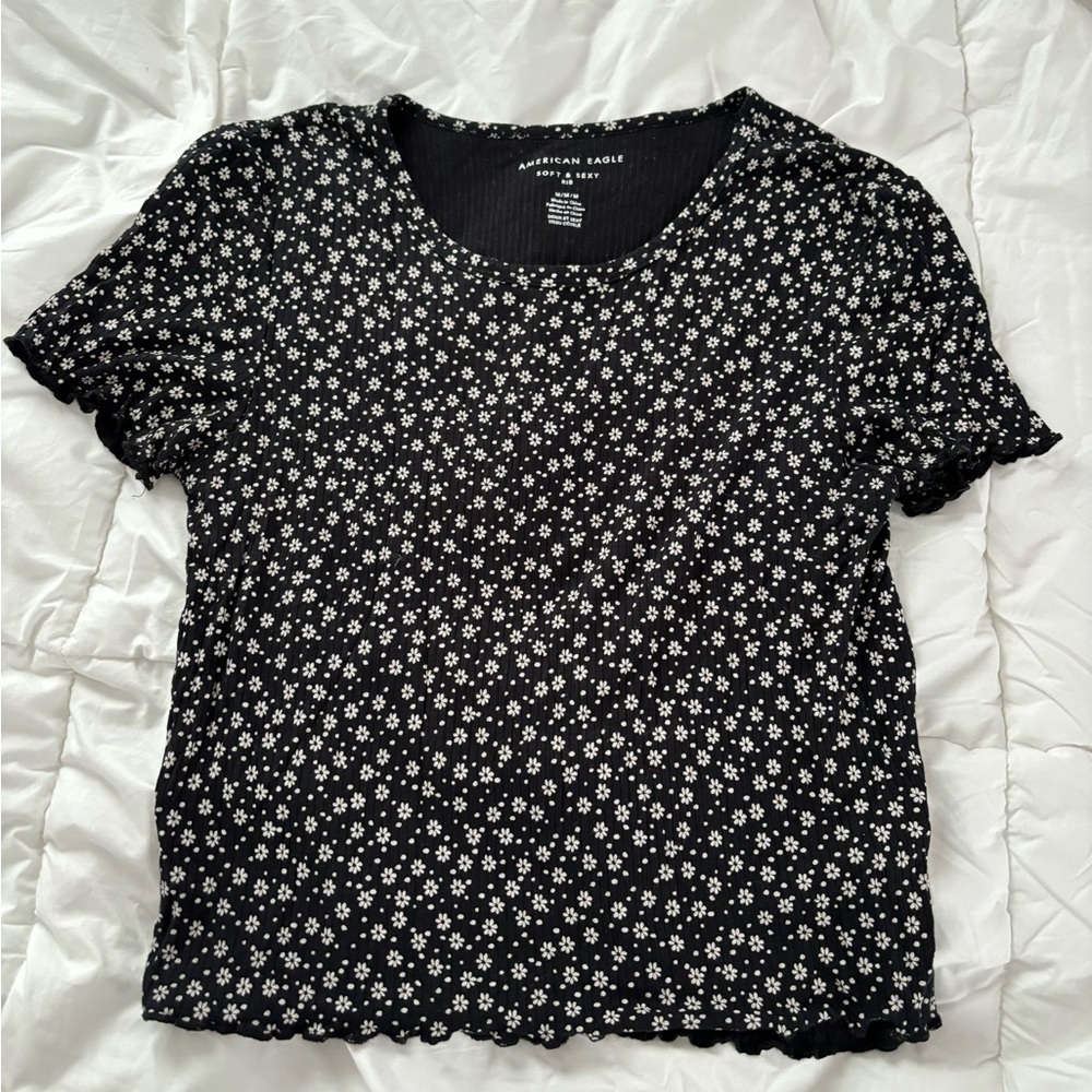 women’s medium American Eagle floral tight t shirt